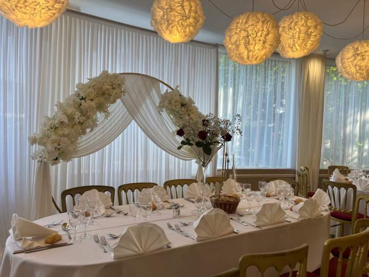 PERLE ARCHE TABLE HONNEUR