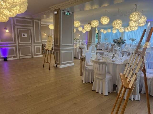 perle vue piste de danse et tables